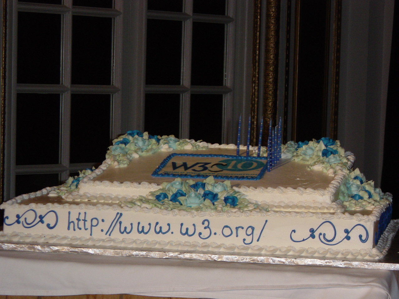 La torta per il decennale del W3C - dicembre 2004